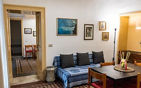 Garibaldi House Apartments